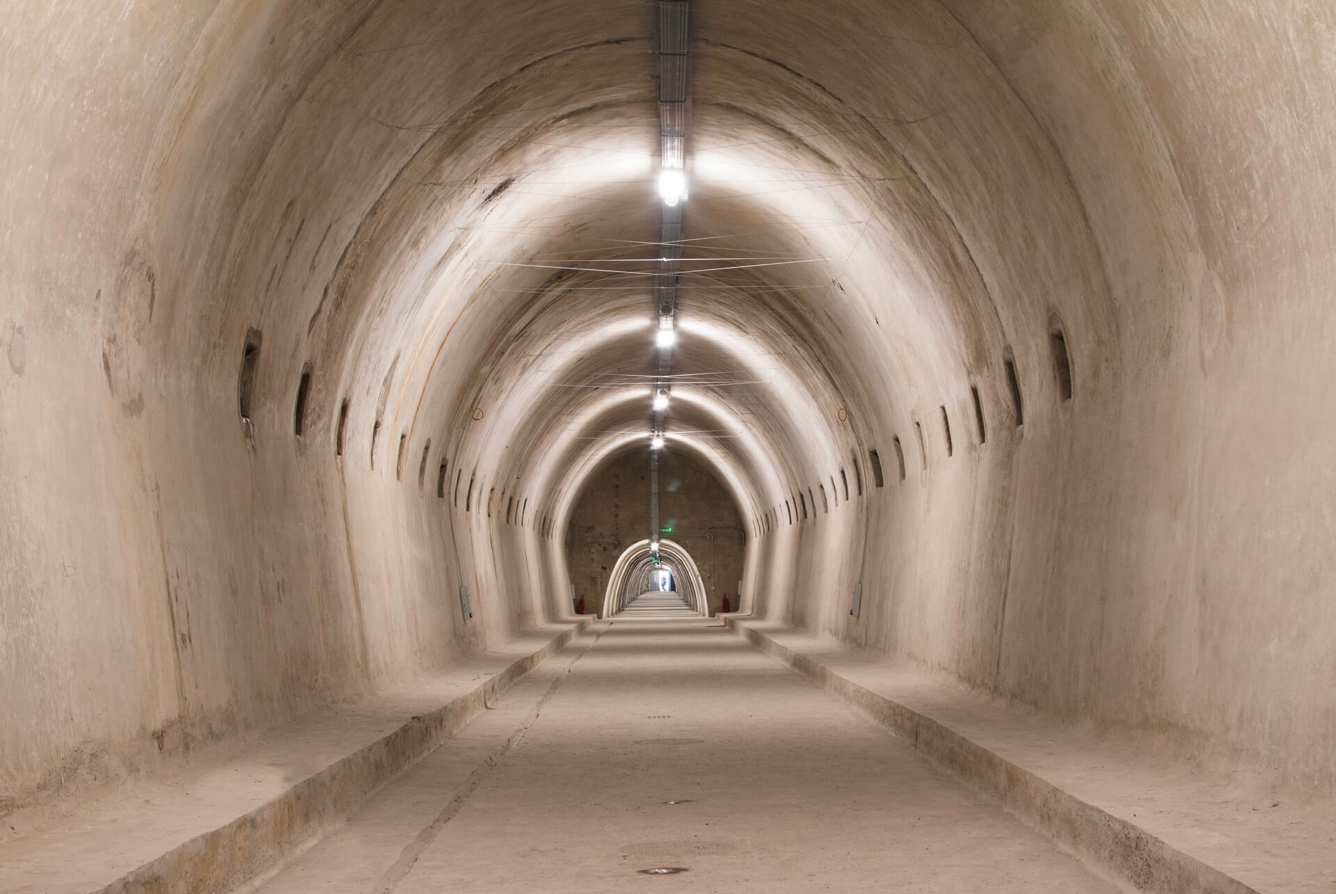Visite à pied de la ville et des vestiges de la Seconde Guerre mondiale