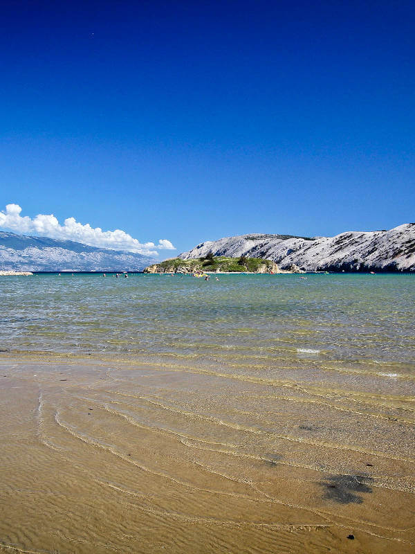 Plage de sable fin rare en croatie