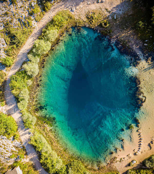 Le trou bleu de Cetina