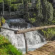cascade et son pont à Slunj