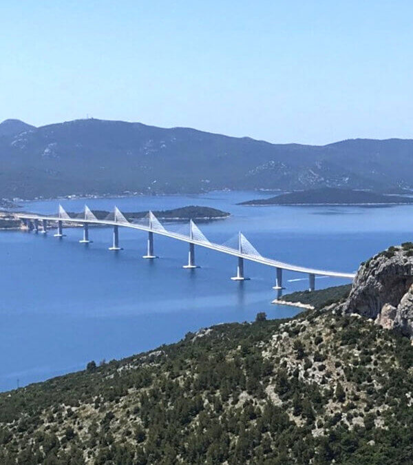 Un pont pour éviter de passer la frontière