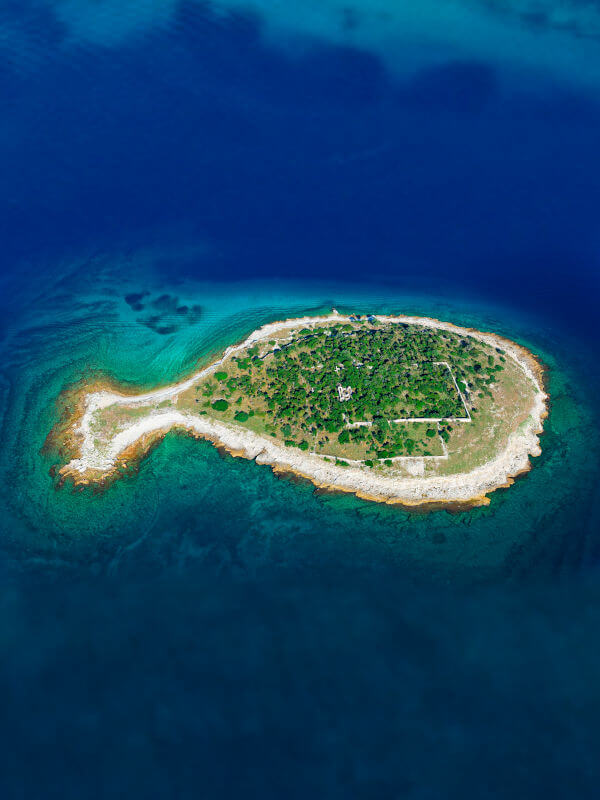 l’île en forme de poisson