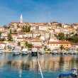 clocher et village de Vrsar en Croatie